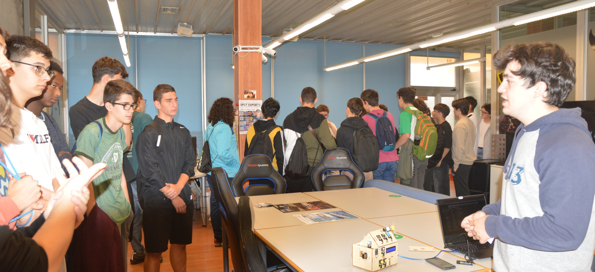 Foto: Más de 200 alumnos de Secundaria y Bachillerato aprenden de Ciberseguridad y Dom&oa